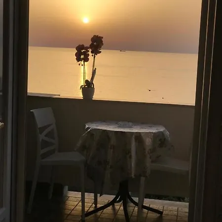 Residenza Luce Sul Mare 公寓式酒店 特罗佩阿