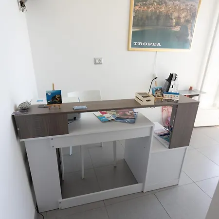 Residenza Luce Sul Mare 公寓式酒店 4*