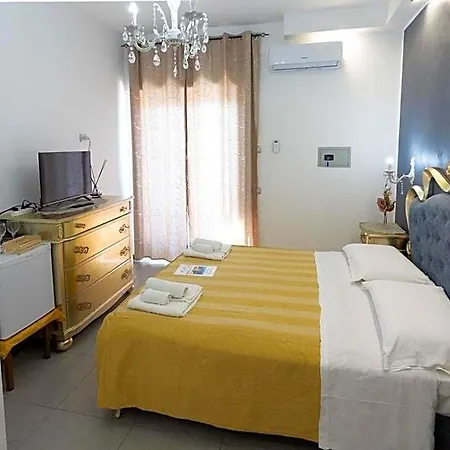 Residenza Luce Sul Mare 公寓式酒店 4*