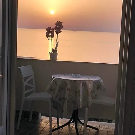 Residenza Luce Sul Mare 公寓式酒店 4*