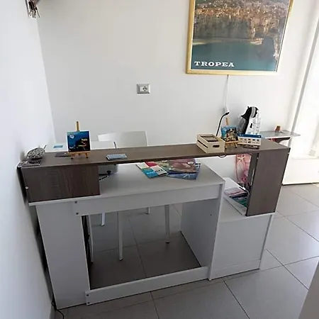 Residenza Luce Sul Mare 公寓式酒店 4*